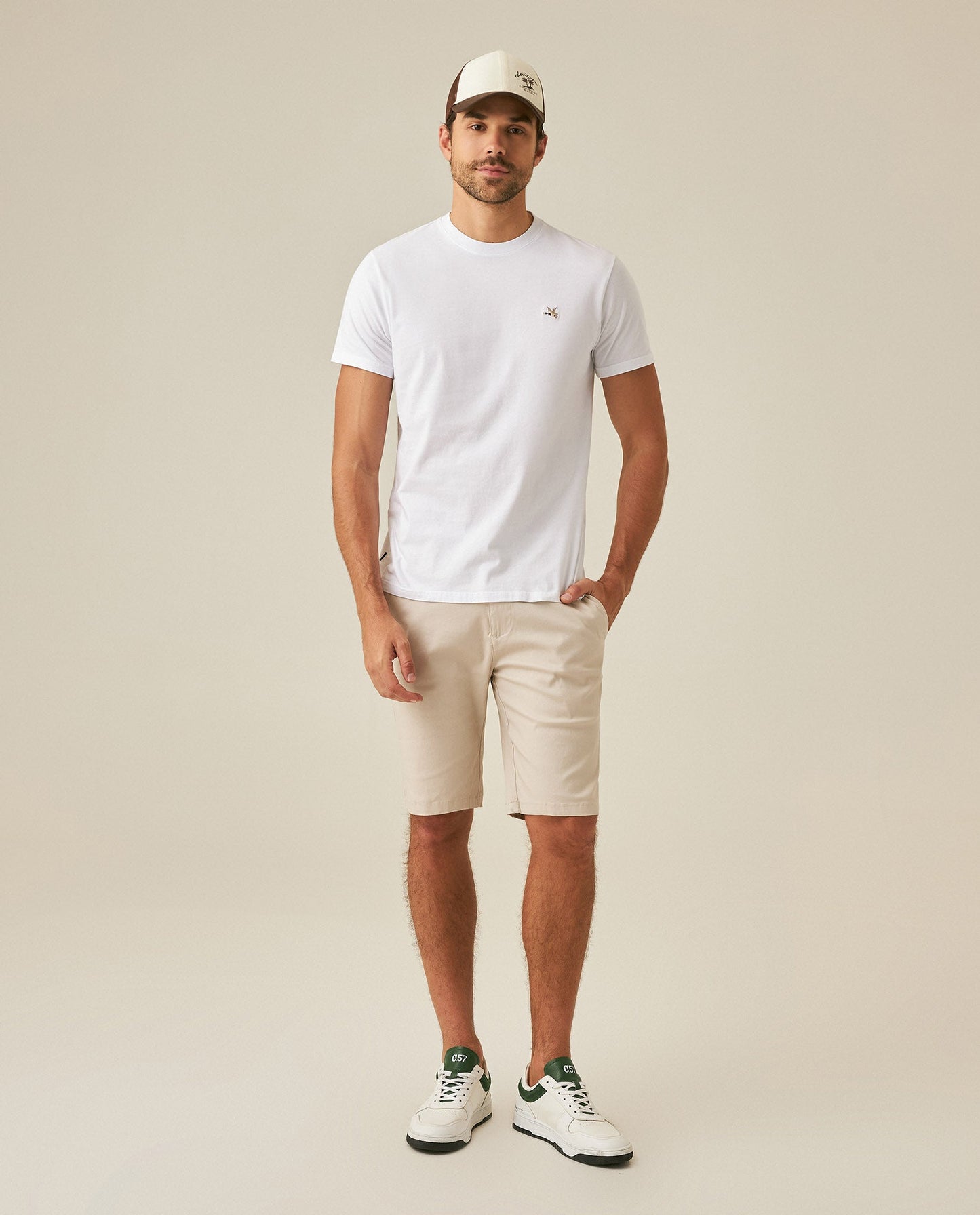 Men's T-Shirt Slim Fit Short Sleeve Crewneck Cotton Vibrant Embroidered Duck Heart Point Chest - White