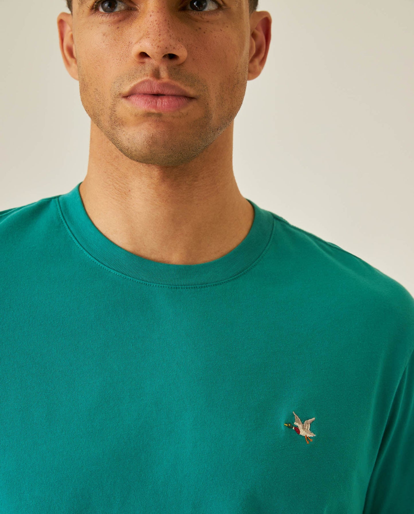 Men's T-Shirt Slim Fit Short Sleeve Crewneck Cotton Vibrant Embroidered Duck Heart Point Chest - Green