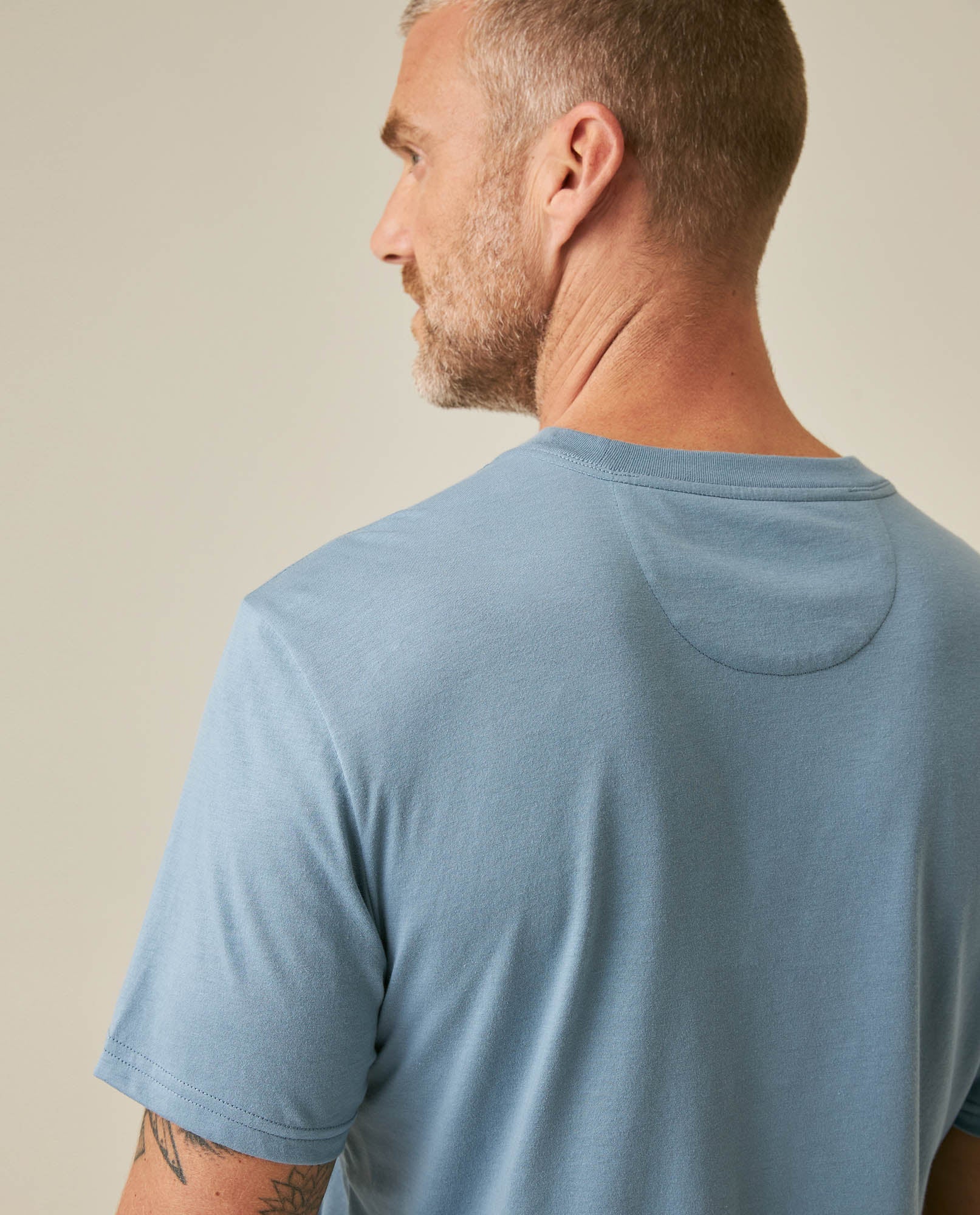 Men's T-Shirt Slim Fit Short Sleeve Crewneck Pima Cotton Vibrant Embroidered Duck Heart Point - Blue