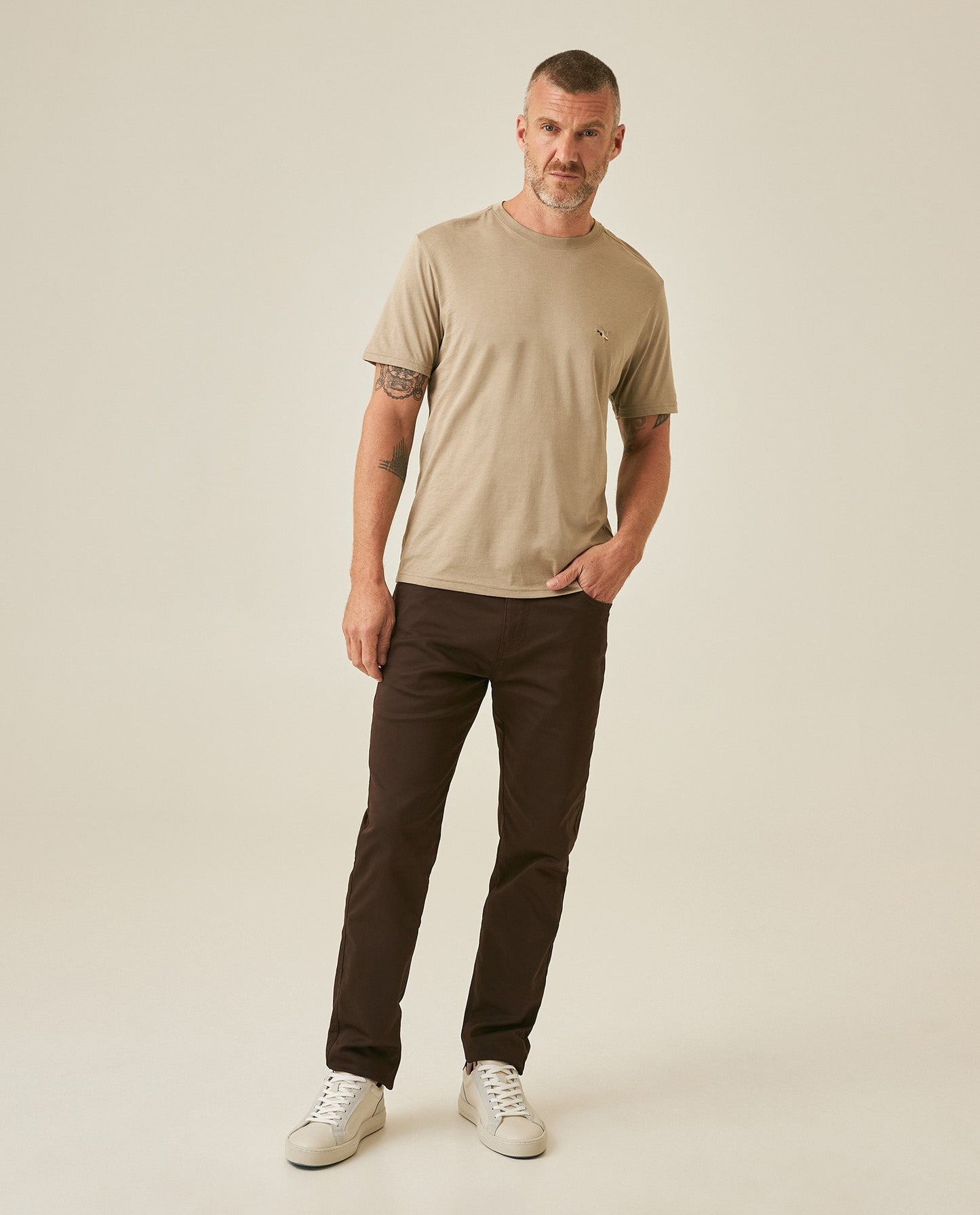 Men's T-Shirt Slim Fit Short Sleeve Crewneck Embroidered Duck Heart Point - Brown