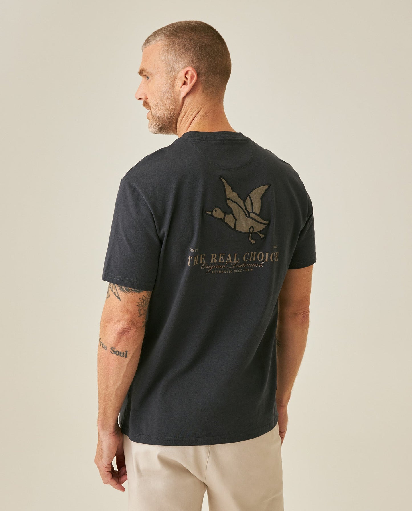 Men's T-Shirt Classic Fit Short Sleeve Cotton Jersey Polonia Rustic Vintage Heart Point Print Back Appliqué - Gray