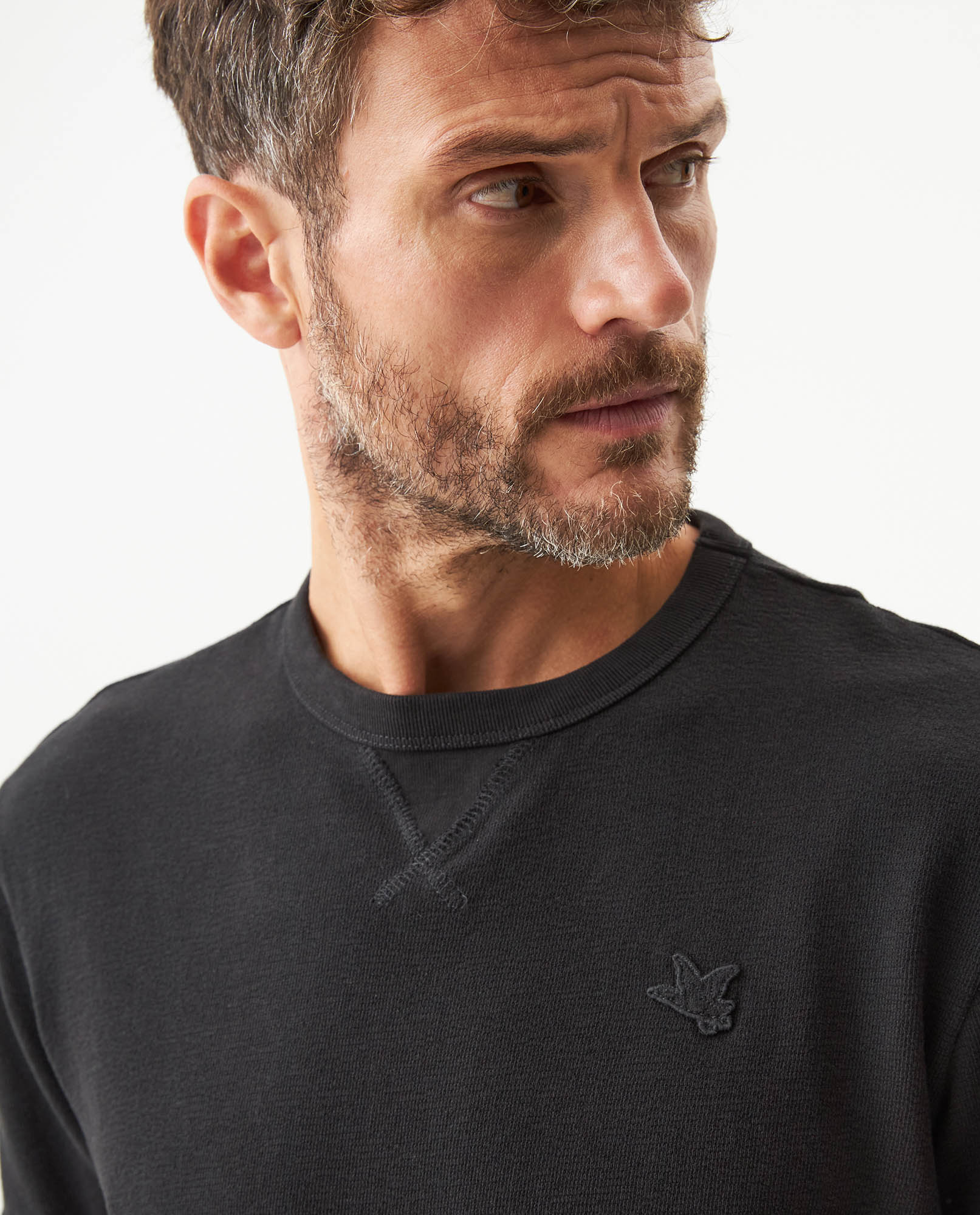 Men's V-Neck Slim Fit T-shirt in Cotton-Polyester Blend Lighthouse